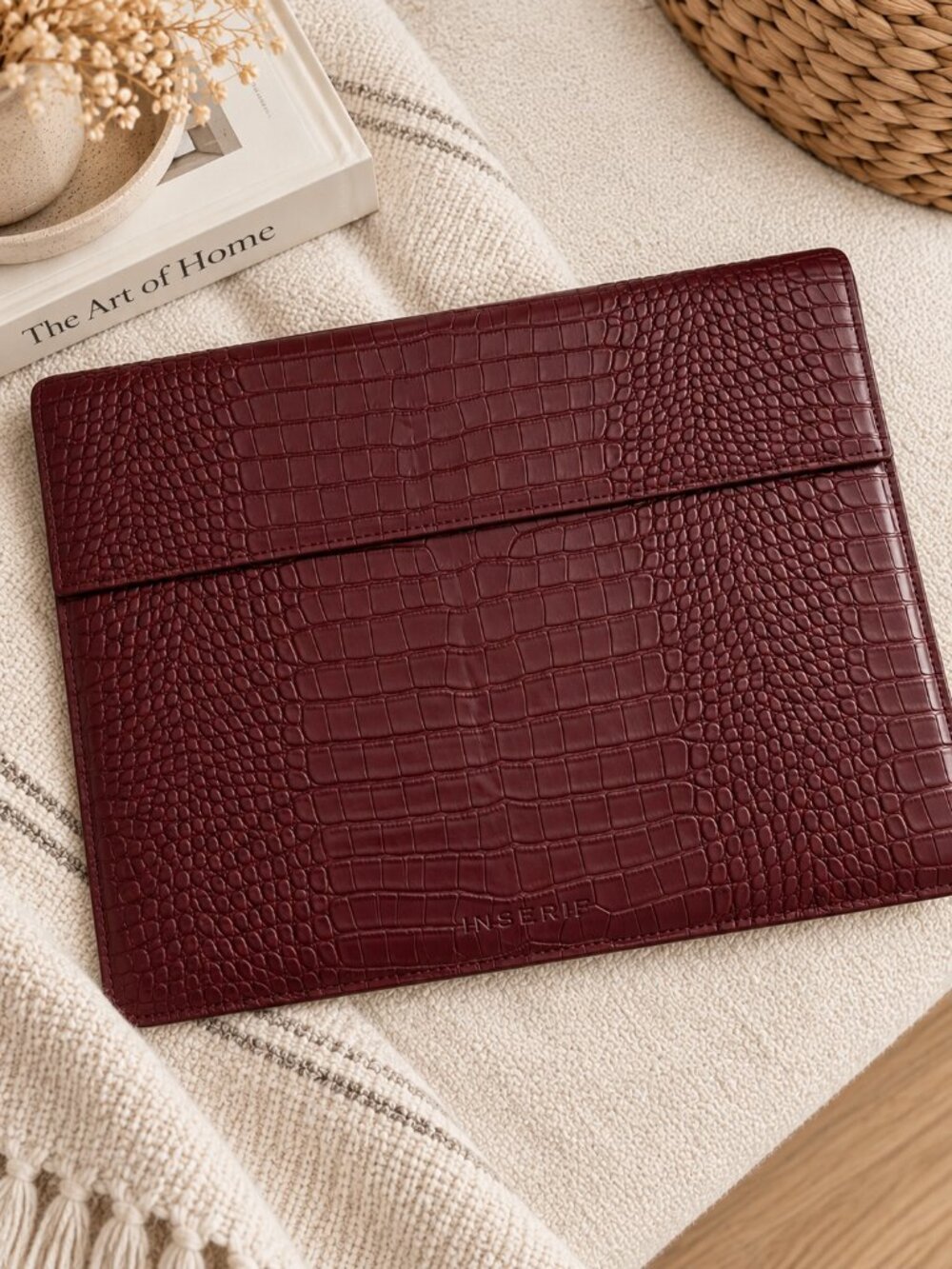 INSERIF Burgundy Croc Laptop Sleeve Stand 14-16"